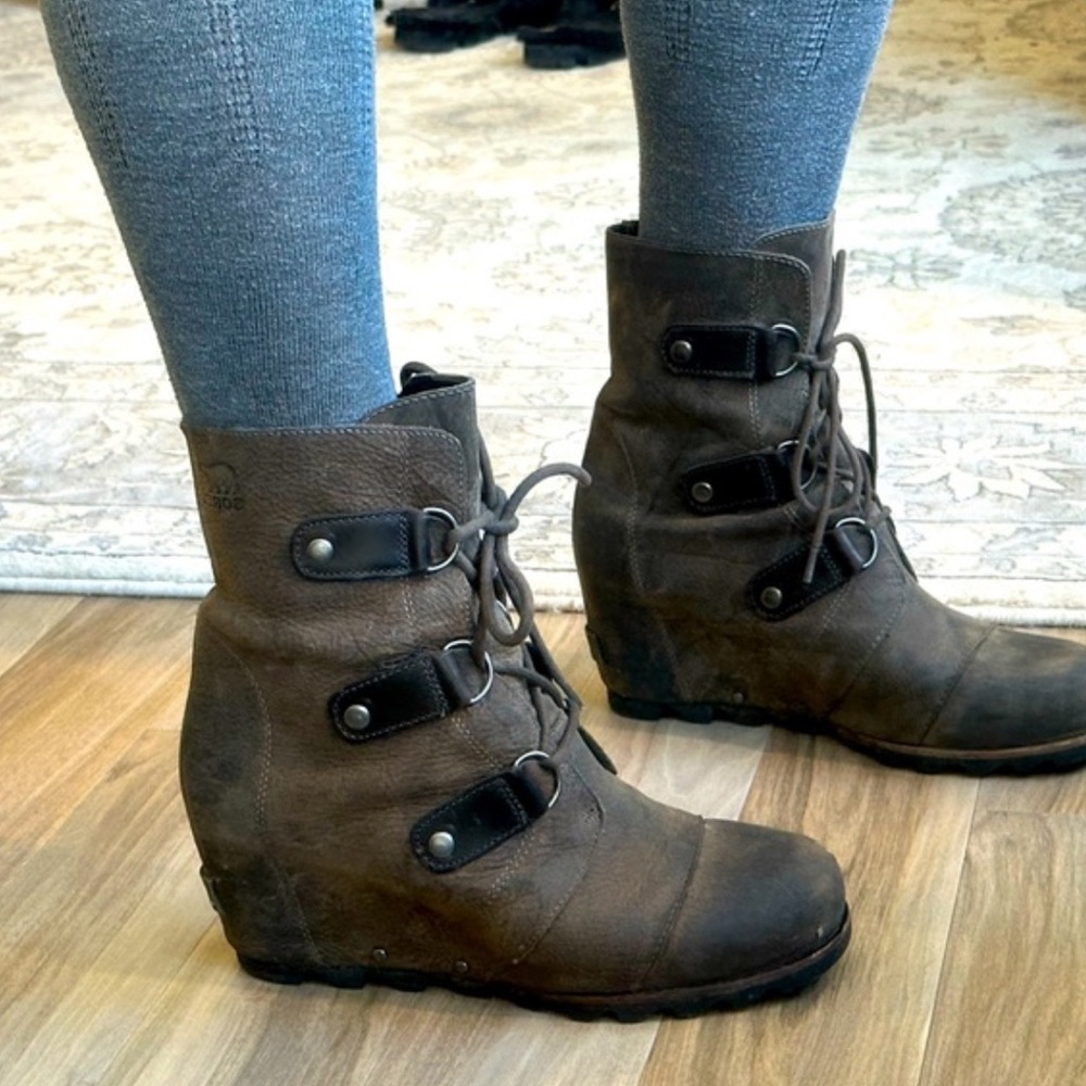 SOREL Women's Lace Up Wedge Brown Boots 8.5